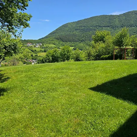 Usivak For Quiet Near Sarajevo#travellerawards2025 וילה *