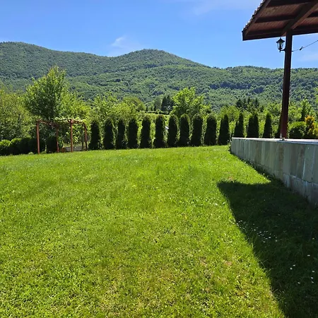Usivak For Quiet Near Sarajevo#travellerawards2025 וילה סראייבו